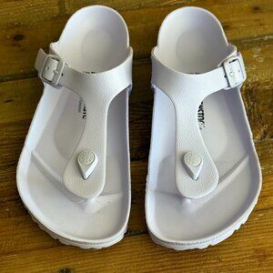 Great Condition Women's Birkenstock Thong Sandal  Sz 9- Lavender